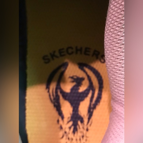 These Sketcher Mens Shoes are in great shape! Size 8.5 SN 60449 - Picture 4 of 7